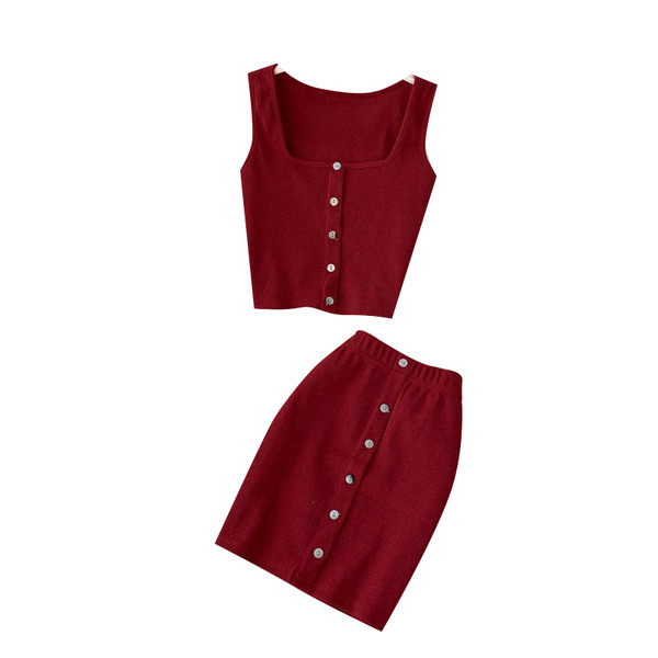 Naiste velvetist trikoo komplekt, mis sisaldab topi ja seelikut