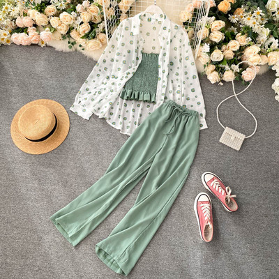 Három részből álló női szett, beleértve a felsőt, a nadrágot és az inget