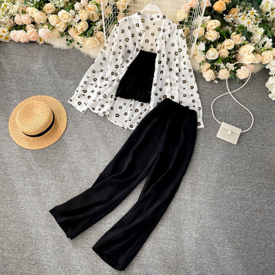 Három részből álló női szett, beleértve a felsőt, a nadrágot és az inget