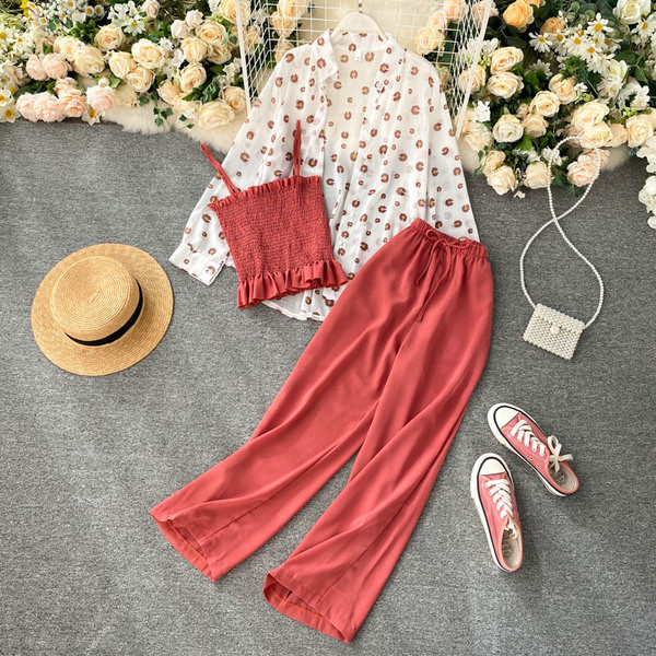 Három részből álló női szett, beleértve a felsőt, a nadrágot és az inget