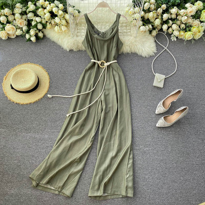 Praegune naiste kombinesooni lai mudel vöökohaga