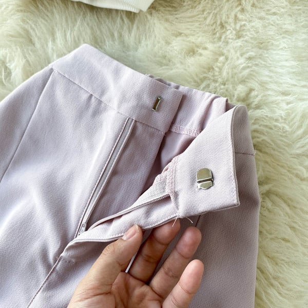 Moodne naiste pükste ja rinnakorvi komplekt