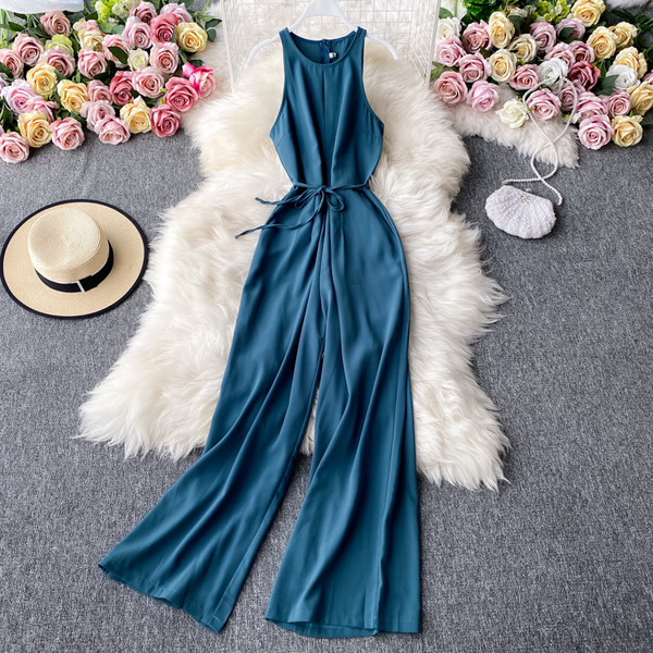 Naiste kombinesooni lai mudel vöökohaga