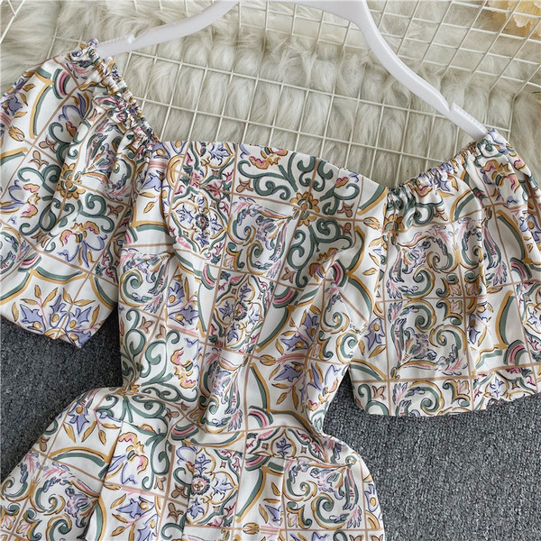 Stiilne lühikeste varrukatega naiste kombinesoon