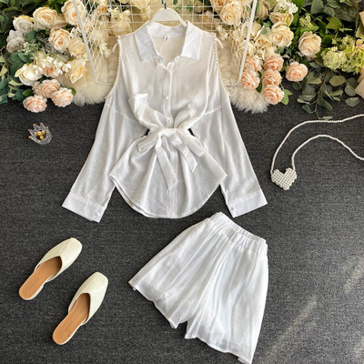 Sieviešu kreklu komplekts ar atkailinātiem pleciem un biksēm