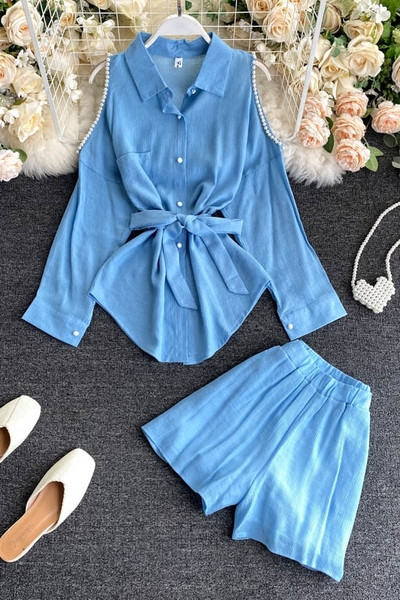 Sieviešu kreklu komplekts ar atkailinātiem pleciem un biksēm