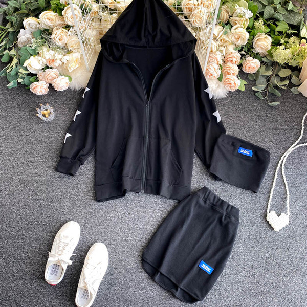 Női alkalmi szett szoknyával, rövid felsővel és pulóverrel