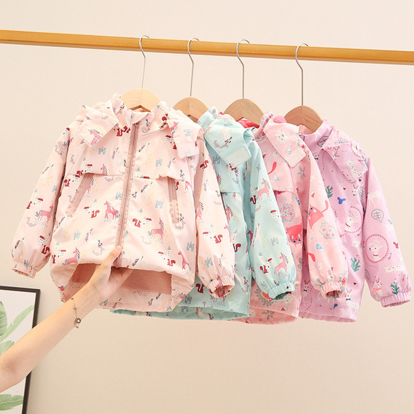 Värvilise mustriga ja kapuutsiga sügisene laste jope tüdrukutele