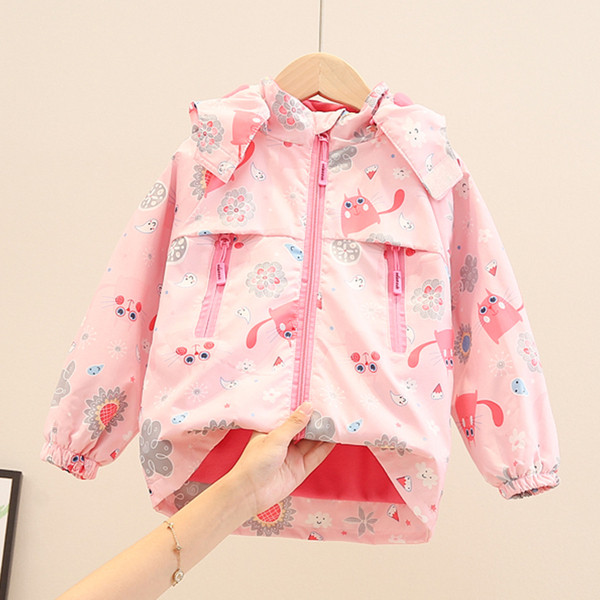 Värvilise mustriga ja kapuutsiga sügisene laste jope tüdrukutele