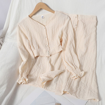 Két részből álló, gombos női szett