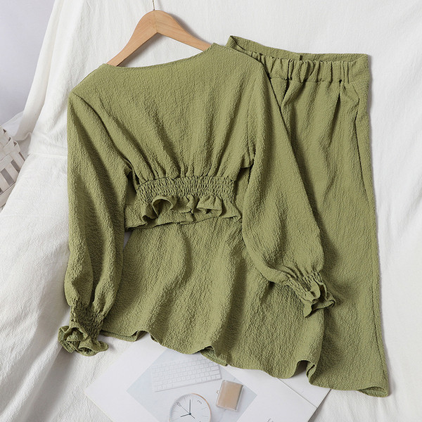 Két részből álló, gombos női szett