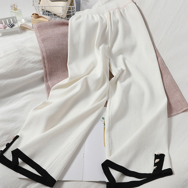 Modern női szett kétrészes gombokkal