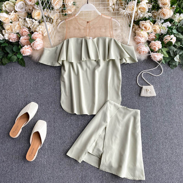 Set de bluza de dama cu umerii goi si fusta cu talie inalta