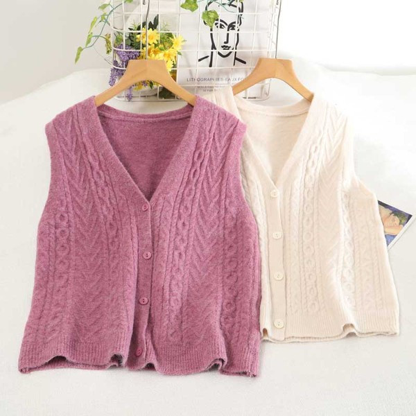 Kötött női mellény gombokkal