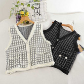 Naiste vabaaja vest nööpide ja spitsikaelusega