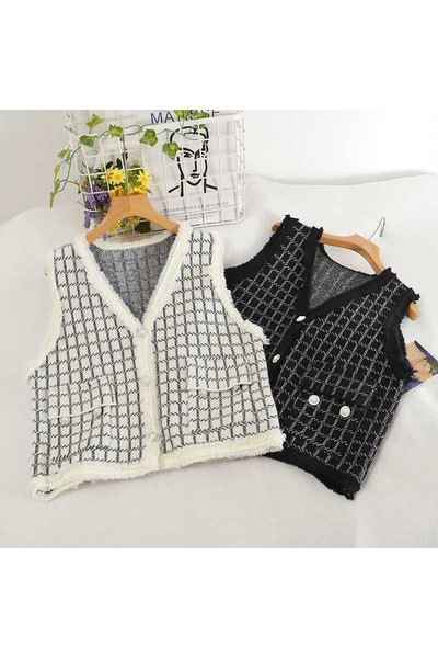 Naiste vabaaja vest nööpide ja spitsikaelusega