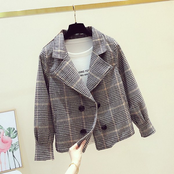 Palton de damă de toamnă cu guler în formă de V și închidere dublă