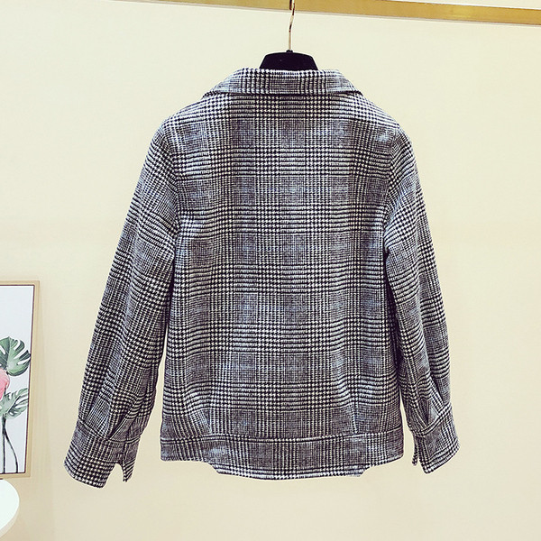 Palton de damă de toamnă cu guler în formă de V și închidere dublă