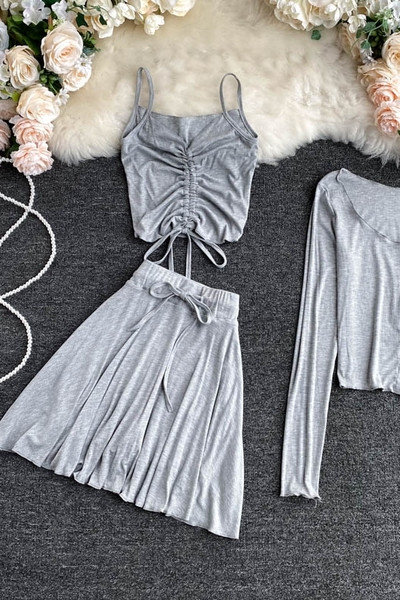 Naiste topi komplekt õhukeste rihmade, seeliku ja vestiga