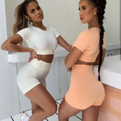 Új modell női csapat rövid leggingsből és kerek nyakkivágású pólóból