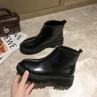 Актуални дамски боти в черен цвят с цип