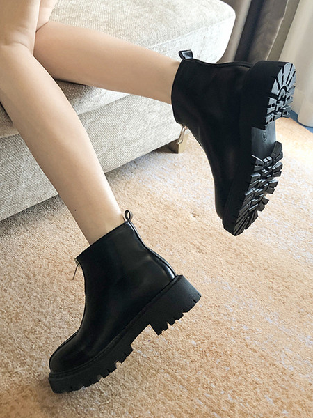 Актуални дамски боти в черен цвят с цип