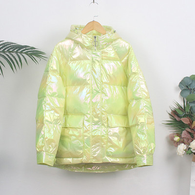 Модерно дамско зимно яке с качулка и джобове 