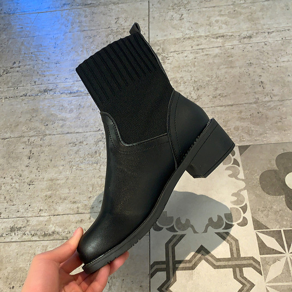 Дамски боти тип чорап в черен цвят и дебел ток