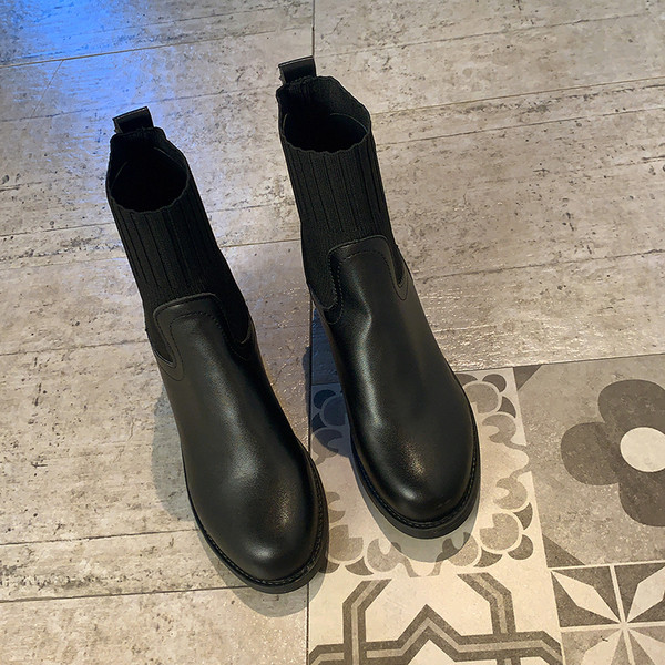 Дамски боти тип чорап в черен цвят и дебел ток