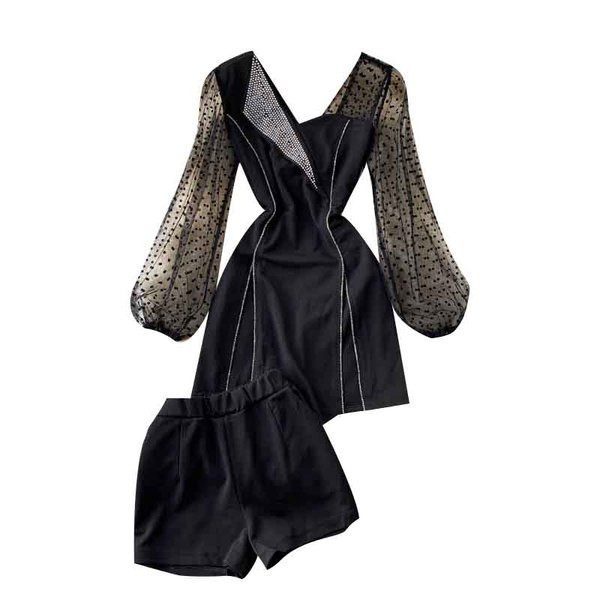 Елегантен дамски комплект от рокля с ръкави от тюл и къс панталон 