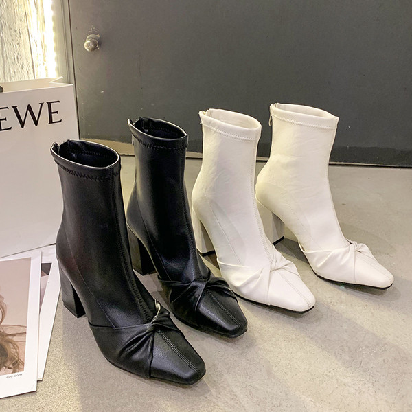 Стилни дамски боти от еко кожа с 7.5 см дебел ток 