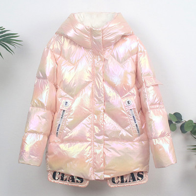 Дамско зимно яке с лъскав ефект и качулка 