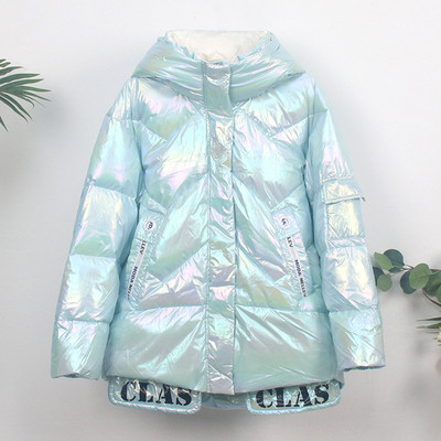 Дамско зимно яке с лъскав ефект и качулка 