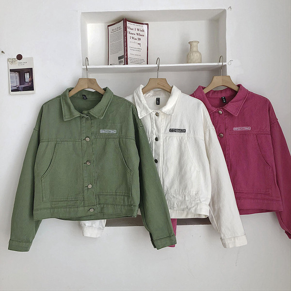 Дамско дънково яке с бродерия и копчета