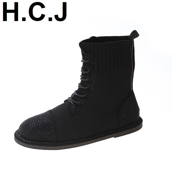 Дамски боти с елемент -камъни и връзки 