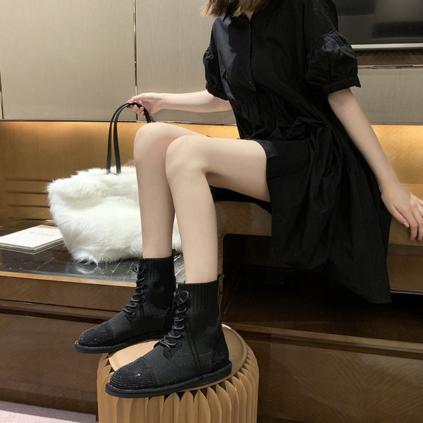 Дамски боти с елемент -камъни и връзки 