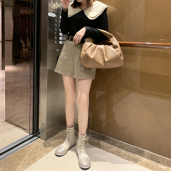 Дамски боти с елемент -камъни и връзки 