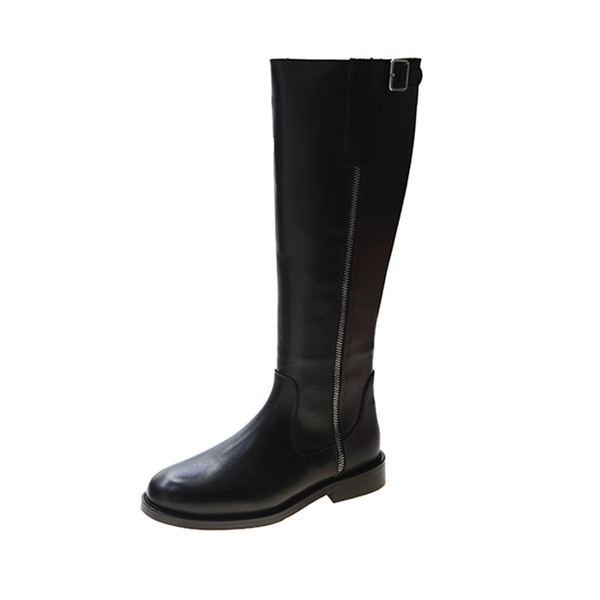 Изчистен модел дамски ботуши от еко кожа с равна подметка