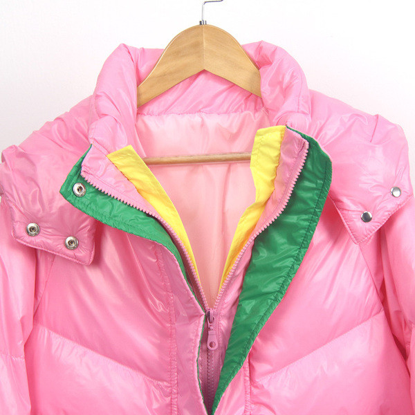 Модерно дамско дълго зимно яке с качулка и джобове 