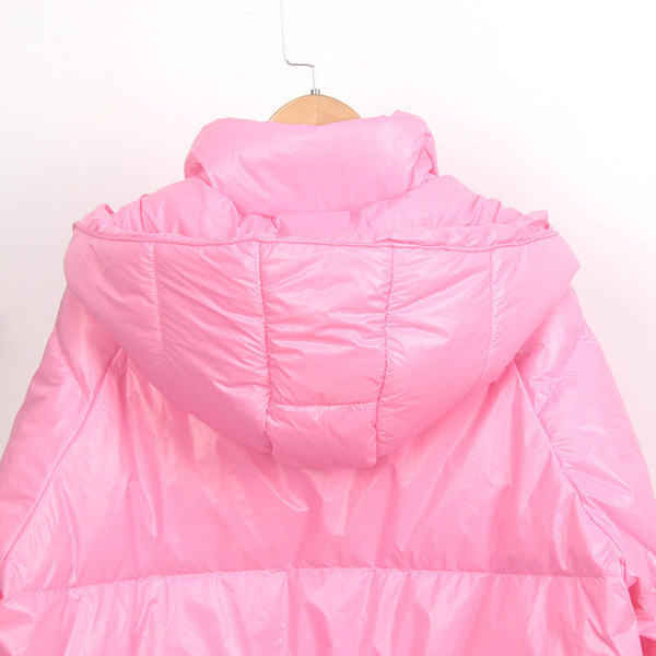 Модерно дамско дълго зимно яке с качулка и джобове 