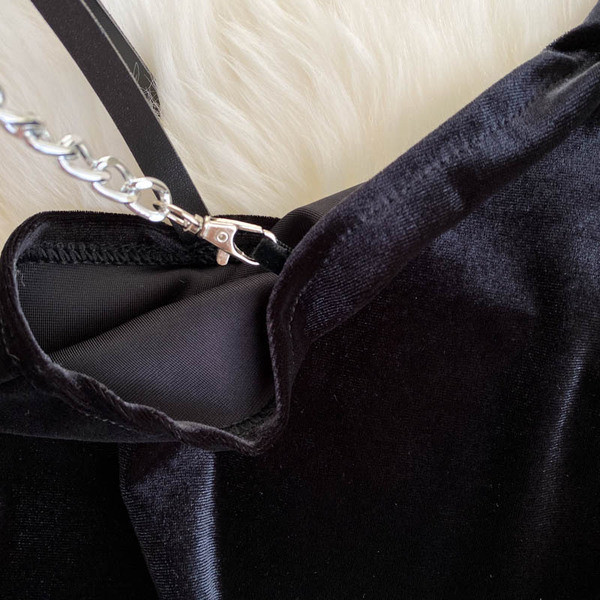 Черен дамски потник с метални презрамки 