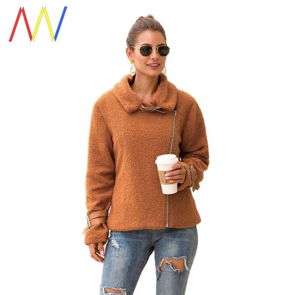 Дамско пухено яке с цип и катарами