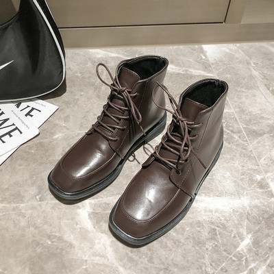 Ежедневни дамски боти с равна подметка и връзки