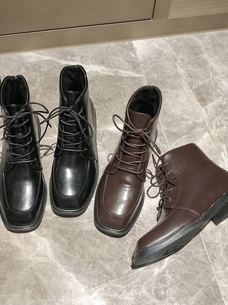 Ежедневни дамски боти с равна подметка и връзки