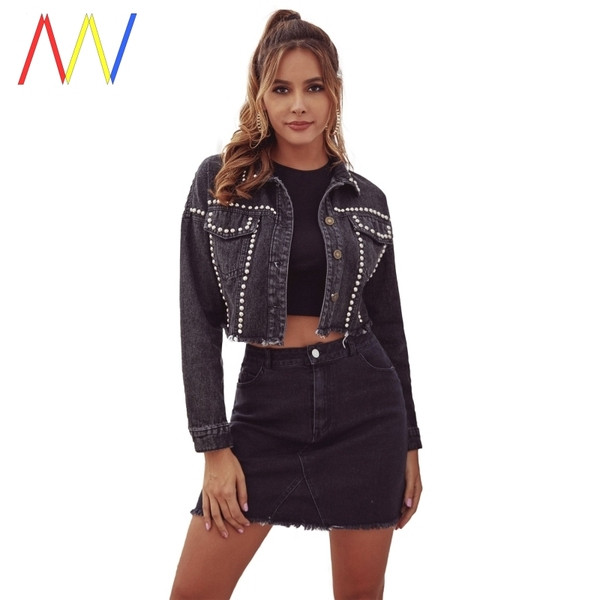 Късо модерно дънково яке с метални нитове