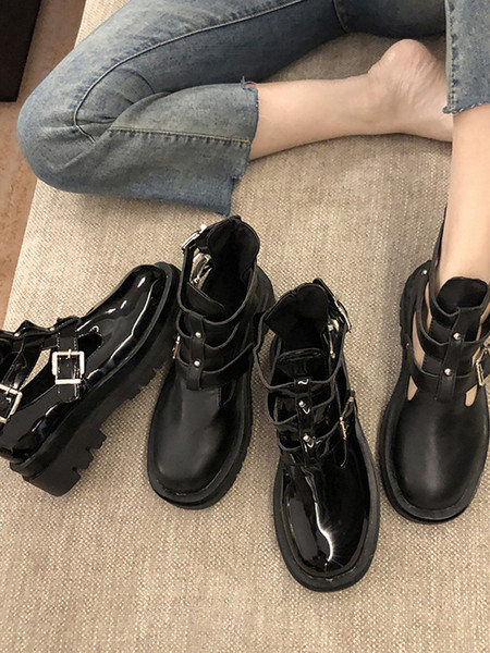 Дамски боти от еко кожа с изрязани части