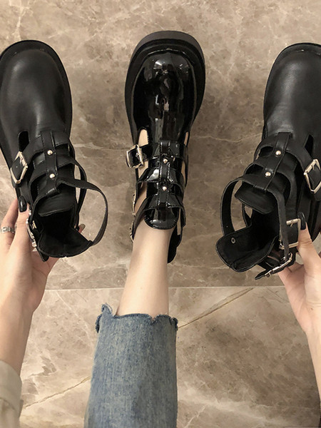 Дамски боти от еко кожа с изрязани части