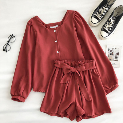 Дамски модерен комплект с копчета и колан