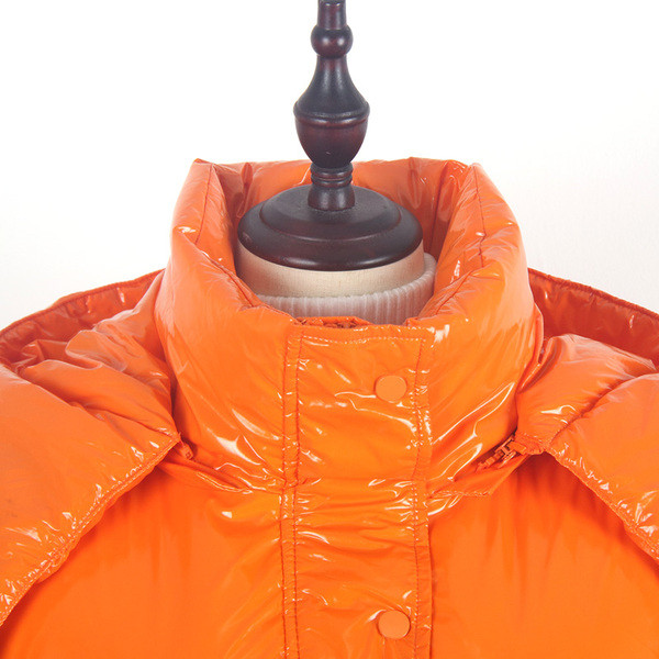 НОВ модел дамско зимно яке с качулка и джобове 