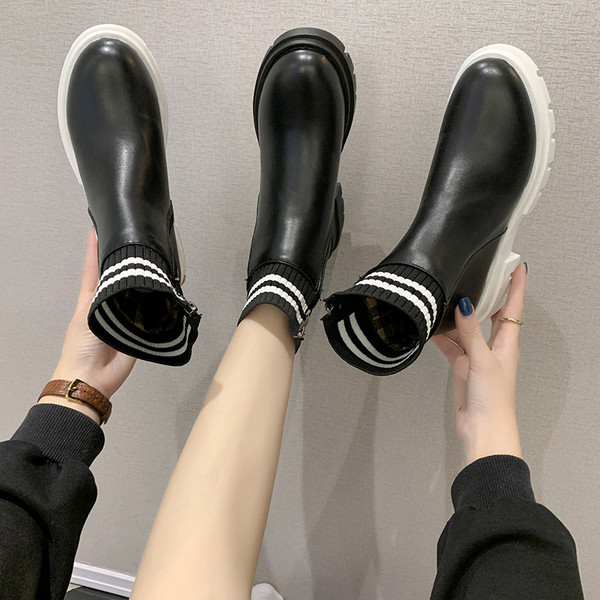 Дамски боти от еко кожа с цип и груба подметка